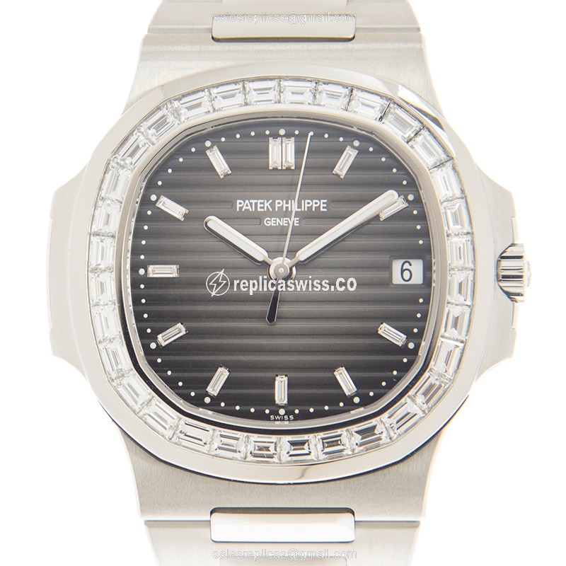 Patek Philippe 5711/110P-001 NAUTILUS Automatic 18kt White Gold & Diamond