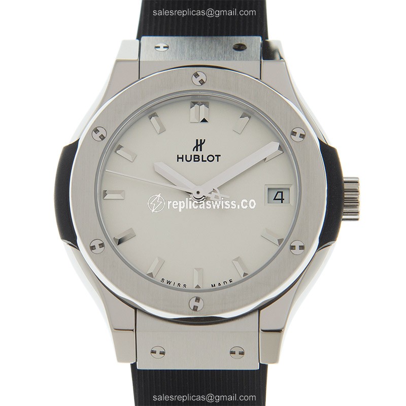 Hublot 581.NX.2611.RX CLASSIC FUSION Quartz Titanium