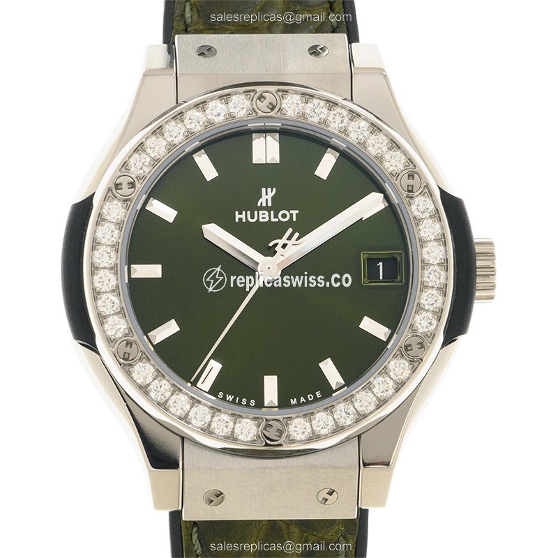 Hublot 581.NX.8970.LR.1104 CLASSIC FUSION Quartz Titanium & Diamond