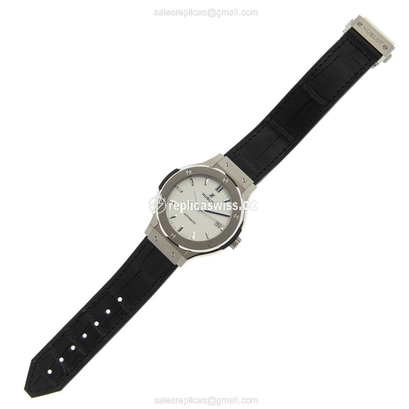Hublot 565.NX.2611.LR CLASSIC FUSION Automatic Stainless Steel
