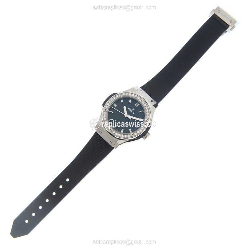Hublot 581.NX.1171.RX.1104 CLASSIC FUSION Quartz Titanium & Diamond