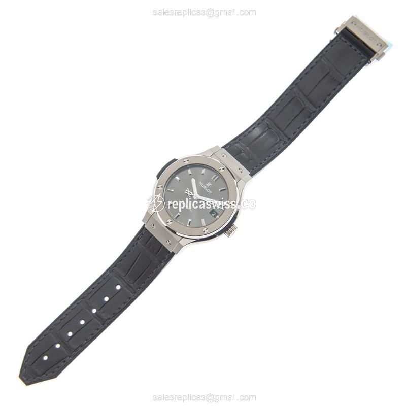Hublot 565.NX.7071.LR CLASSIC FUSION Automatic Titanium