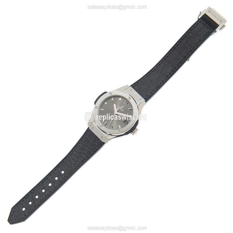 Hublot 581.NX.7071.LR CLASSIC FUSION Quartz Titanium