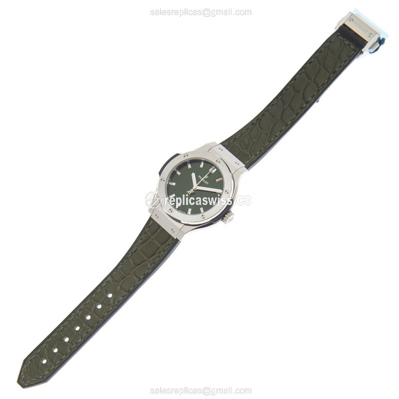 Hublot 581.NX.8970.LR CLASSIC FUSION Quartz Titanium