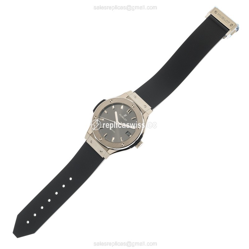 Hublot 565.NX.7071.RX CLASSIC FUSION Automatic Titanium