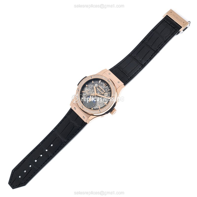 Hublot 547.OX.0180.LR.1104 CLASSIC FUSION Automatic 18kt Rose Gold & Diamonds