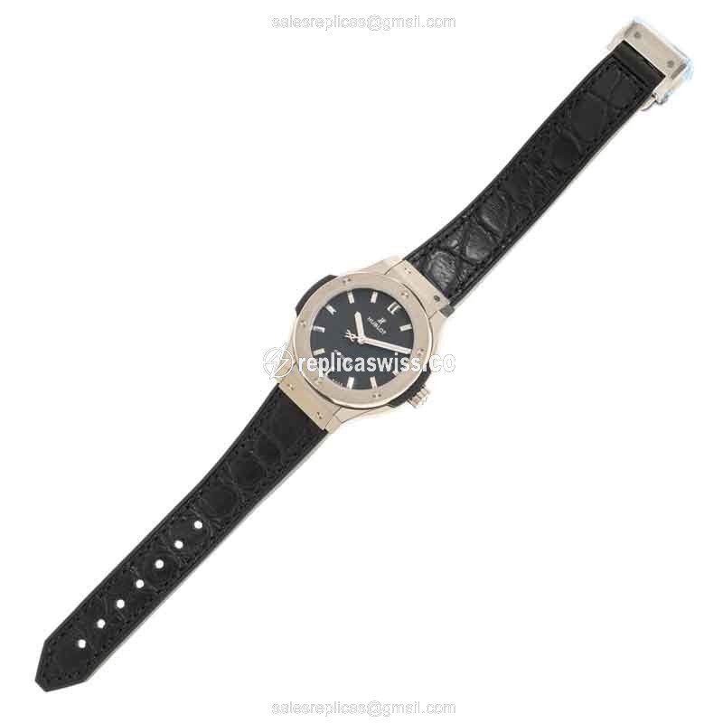 Hublot 582.NX.1170.LR CLASSIC FUSION Automatic Titanium