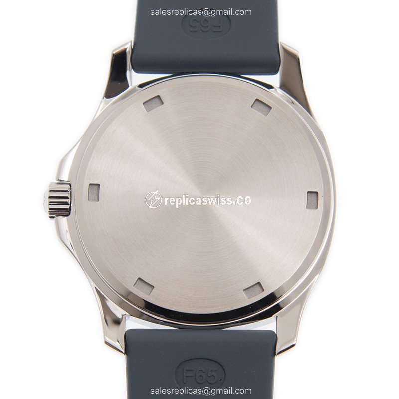 Patek Philippe 5067A-025 AQUANAUT Quartz Stainless Steel & Diamonds