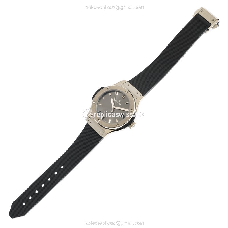 Hublot 581.NX.7071.RX CLASSIC FUSION Quartz Titanium