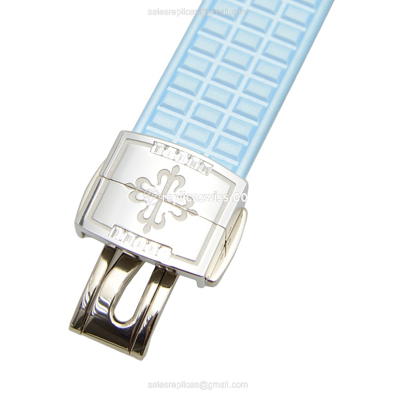 Patek Philippe 5072G-001 AQUANAUT Automatic 18kt White Gold & Diamond