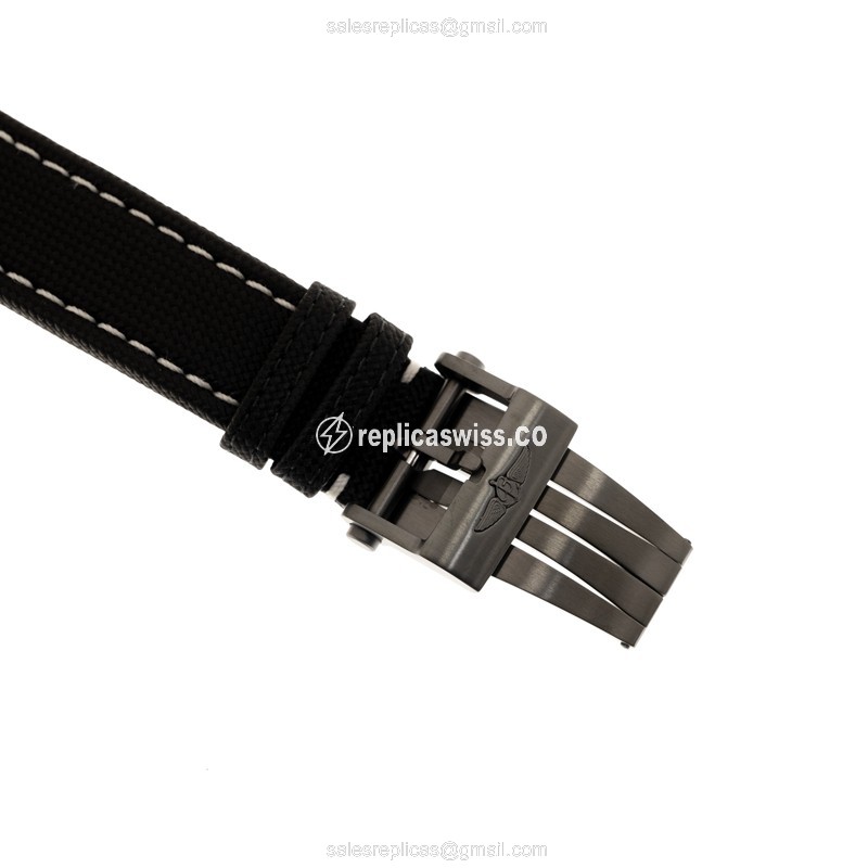 Breitling V13317101B1X2 AVENGER II Automatic Titanium
