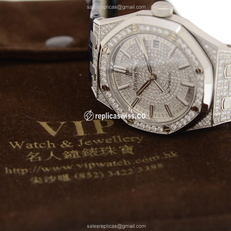 Audemars Piguet 15452BC.ZZ.D019CR.01 ROYAL OAK Automatic 18kt White Gold & Diamond