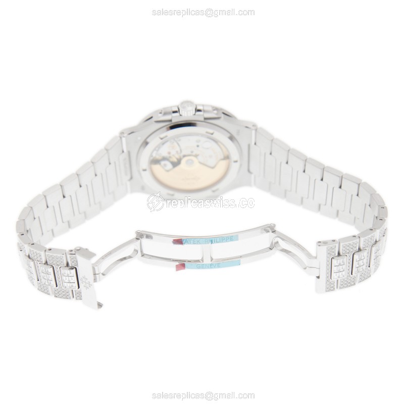Patek Philippe 5719/10G-010 NAUTILUS Automatic 18kt White Gold & Diamond