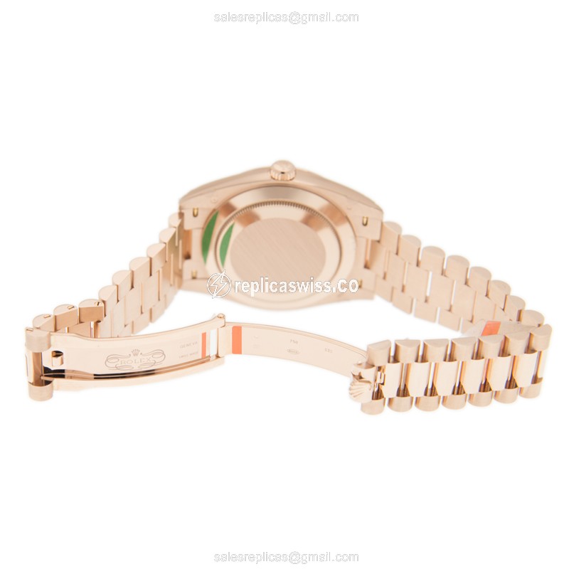 Rolex 228235-0005 DAY-DATE Automatic 18kt Rose Gold