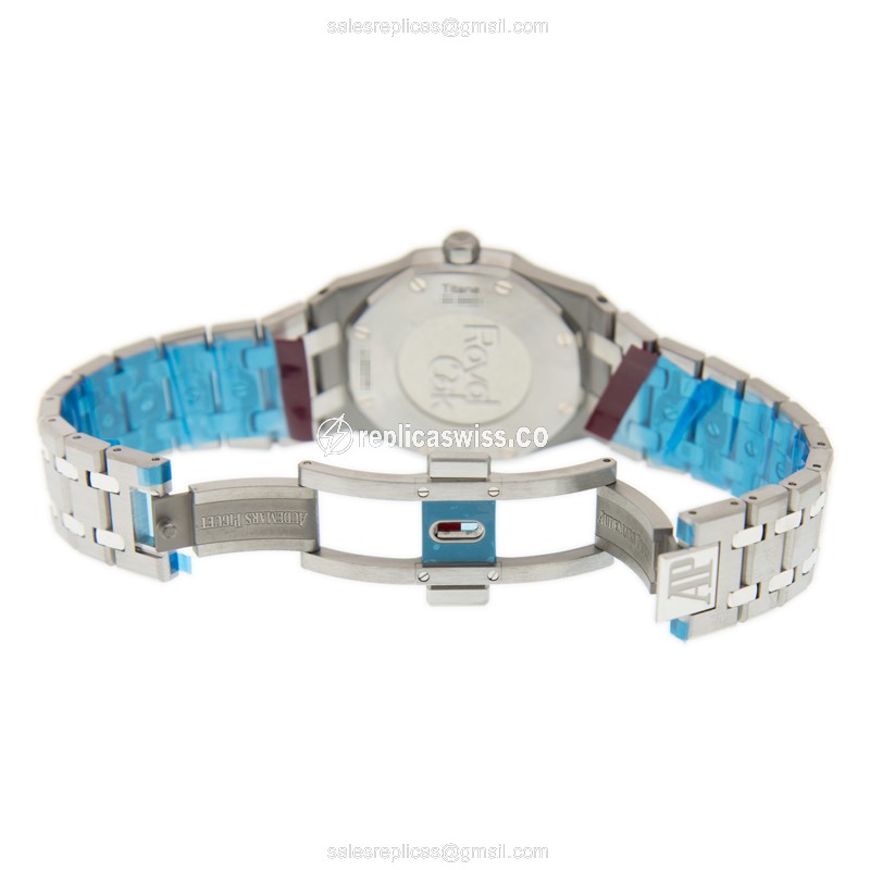 Audemars Piguet 67651IP.ZZ.1261IP.01 ROYAL OAK Quartz Titanium