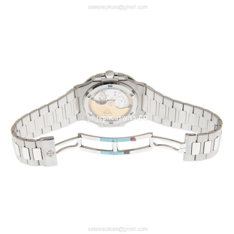 Patek Philippe 5711/110P-001 NAUTILUS Automatic 18kt White Gold & Diamond