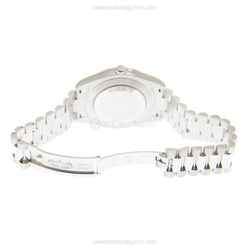 Rolex 218206-I44.IXICEBL_P DAY-DATE Automatic 18kt White Gold