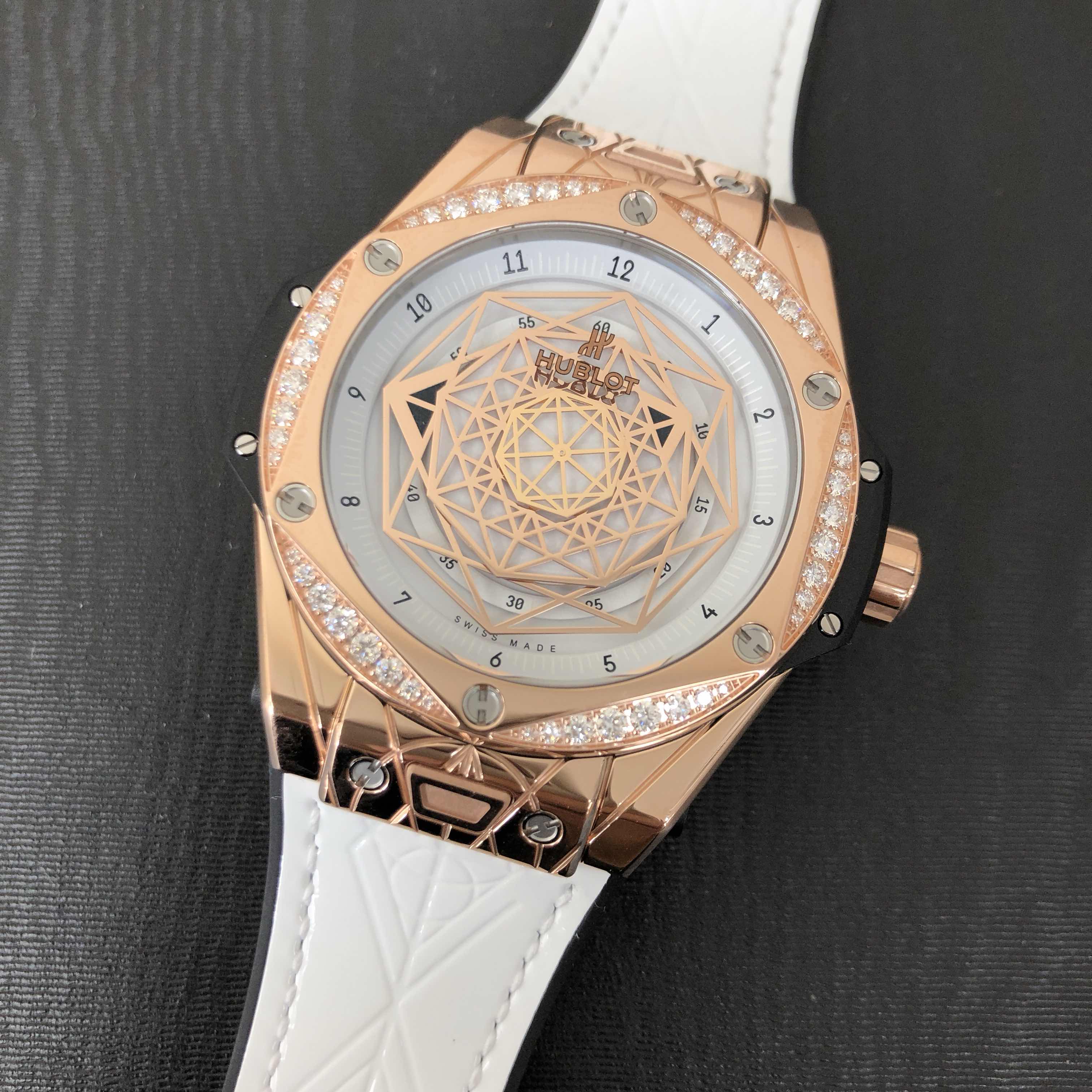 Hublot 465.OS.2028.VR.1204.MXM19 BIG BANG Automatic 18kt Rose Gold & Diamonds