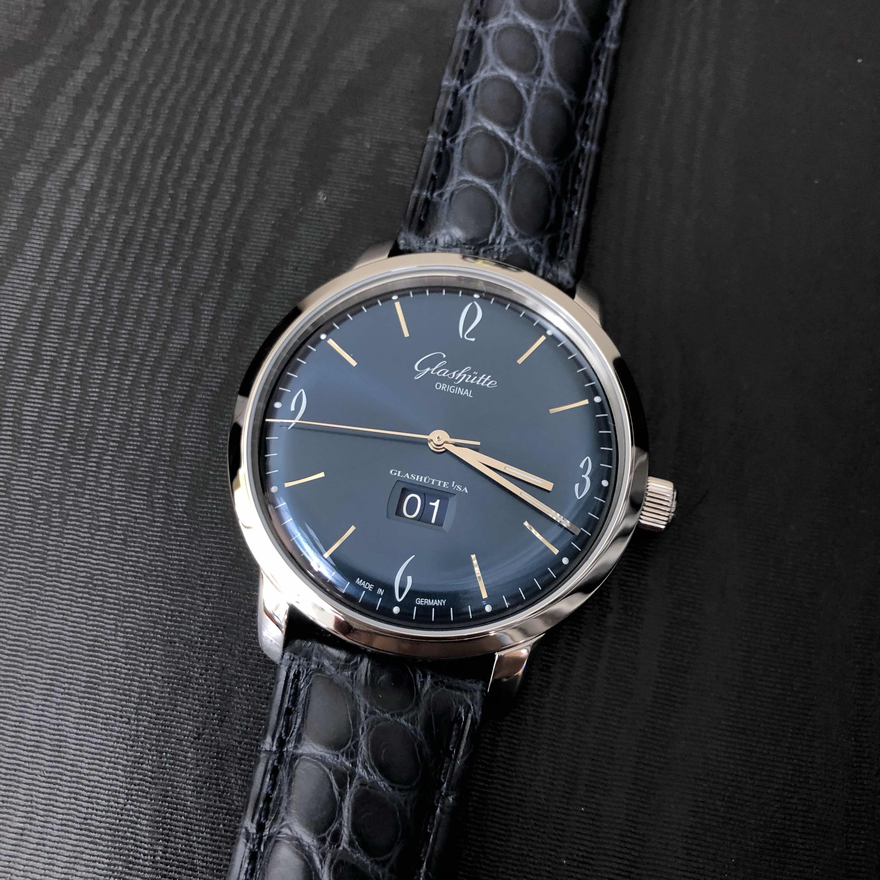 Glashutte 2-39-47-06-02-04 SENATOR SIXTIES Automatic Stainless Steel