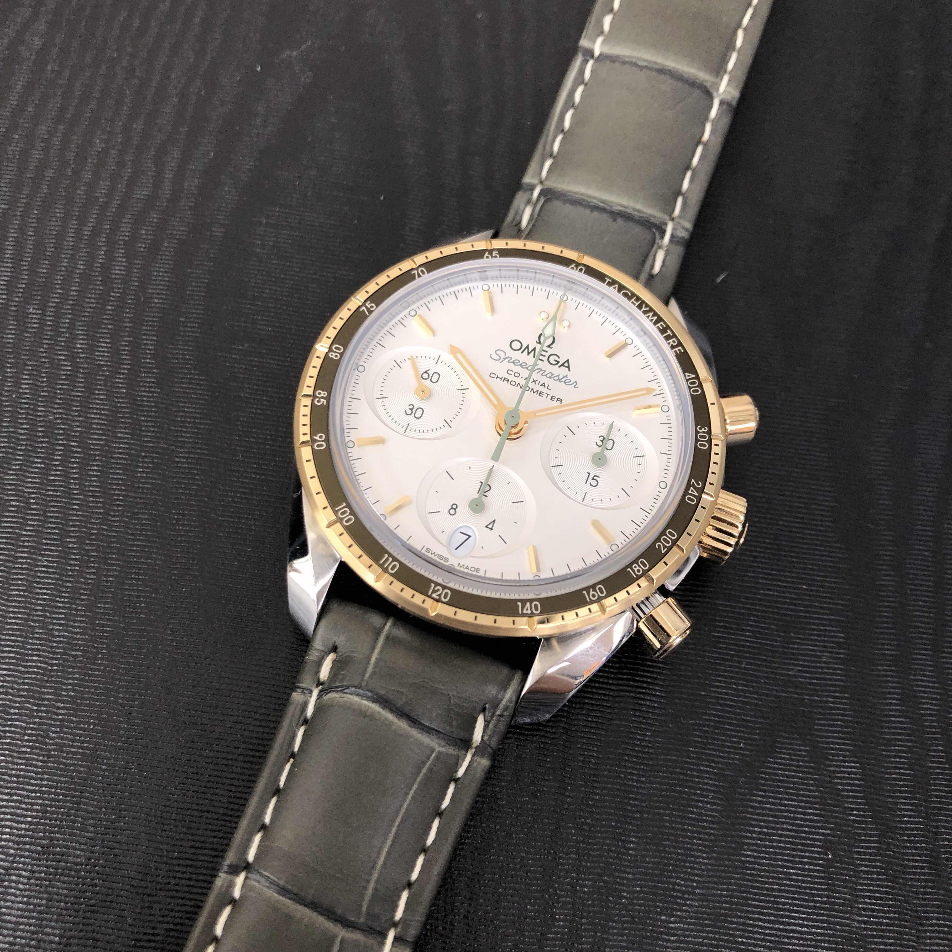 Omega 324.23.38.50.02.001 SPEEDMASTER Automatic 18kt Gold & Steel