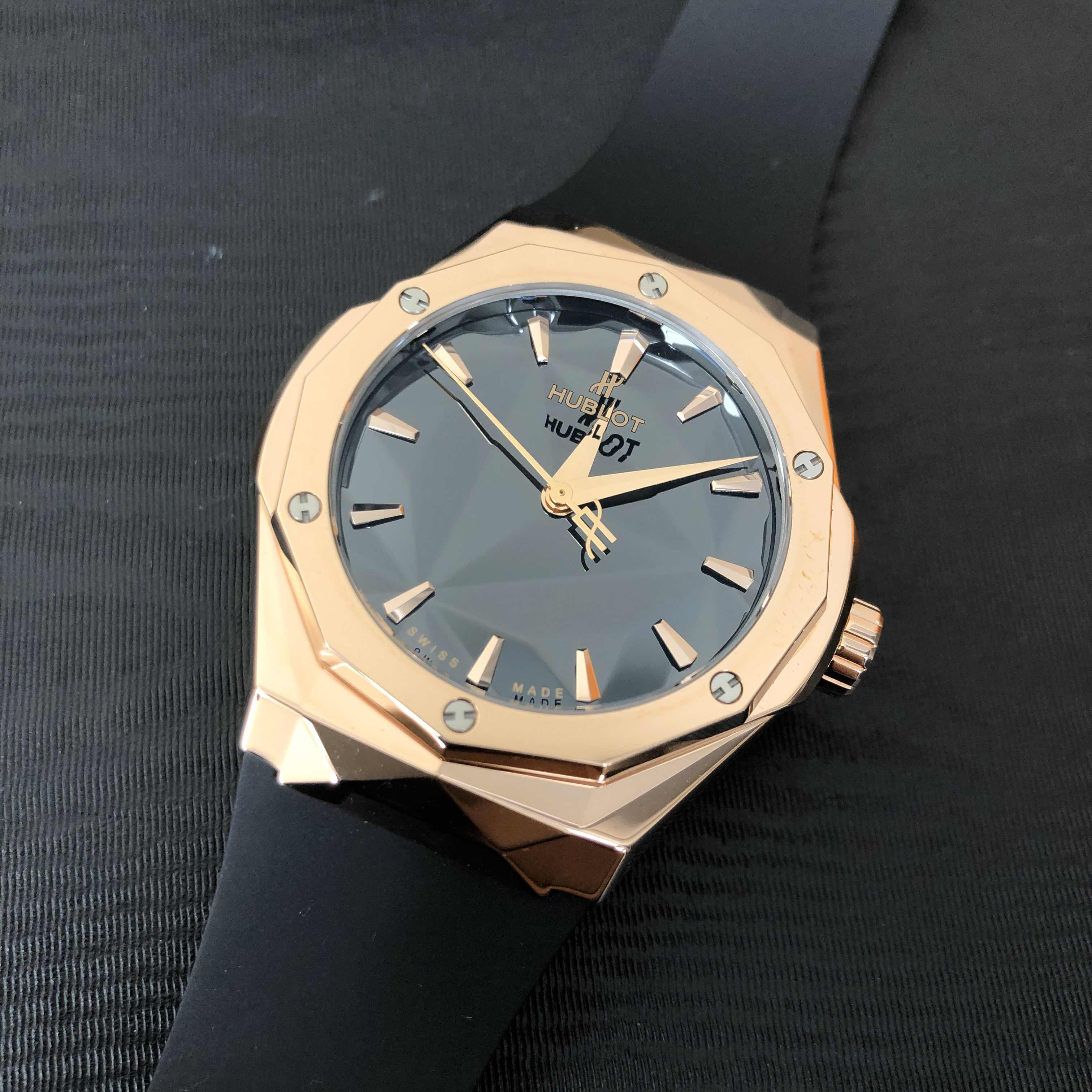 Hublot 550.OS.1800.RX.ORL19 CLASSIC FUSION Automatic 18kt Rose Gold