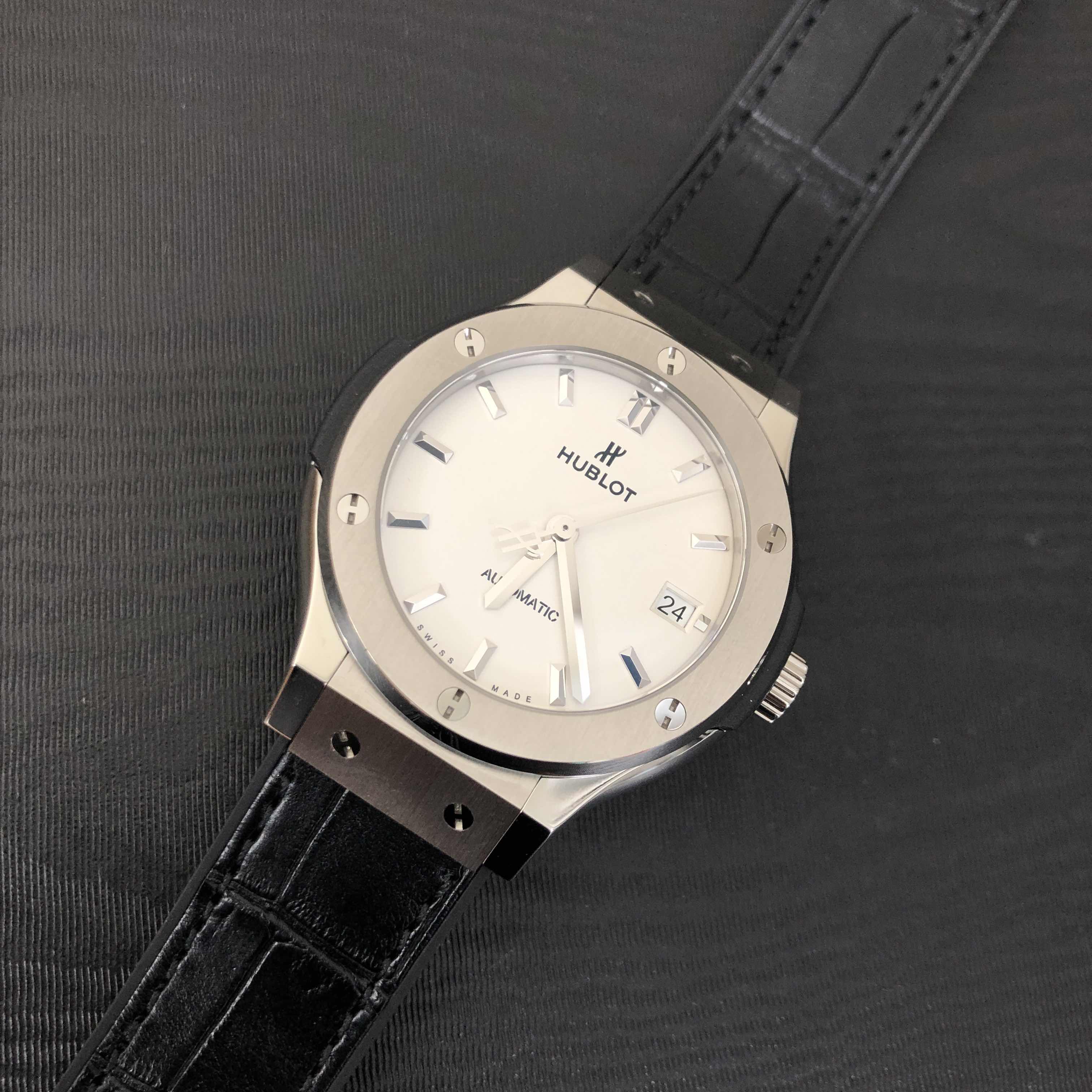 Hublot 565.NX.2611.LR CLASSIC FUSION Automatic Stainless Steel