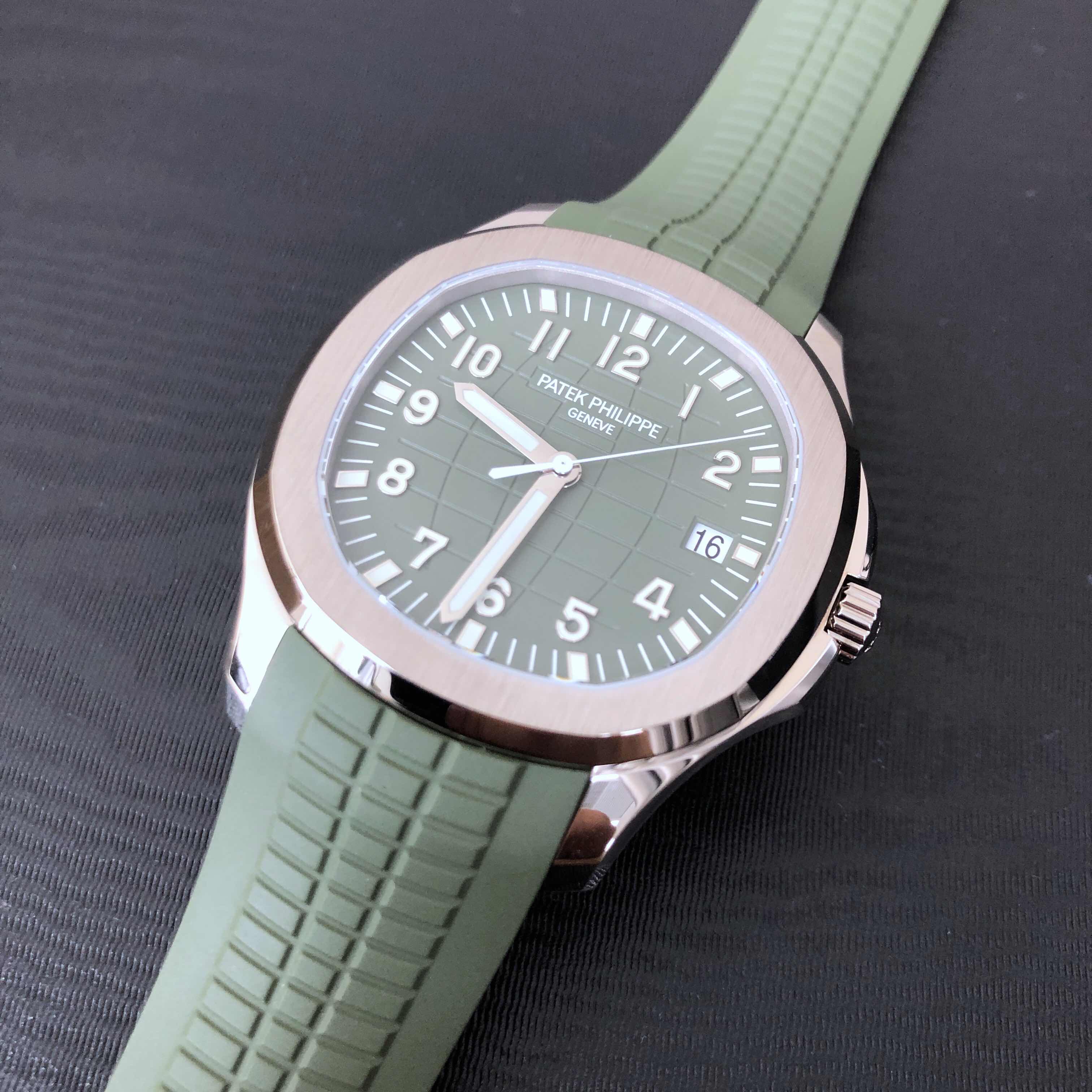 Patek Philippe 5168G-010 AQUANAUT Automatic 18kt White Gold