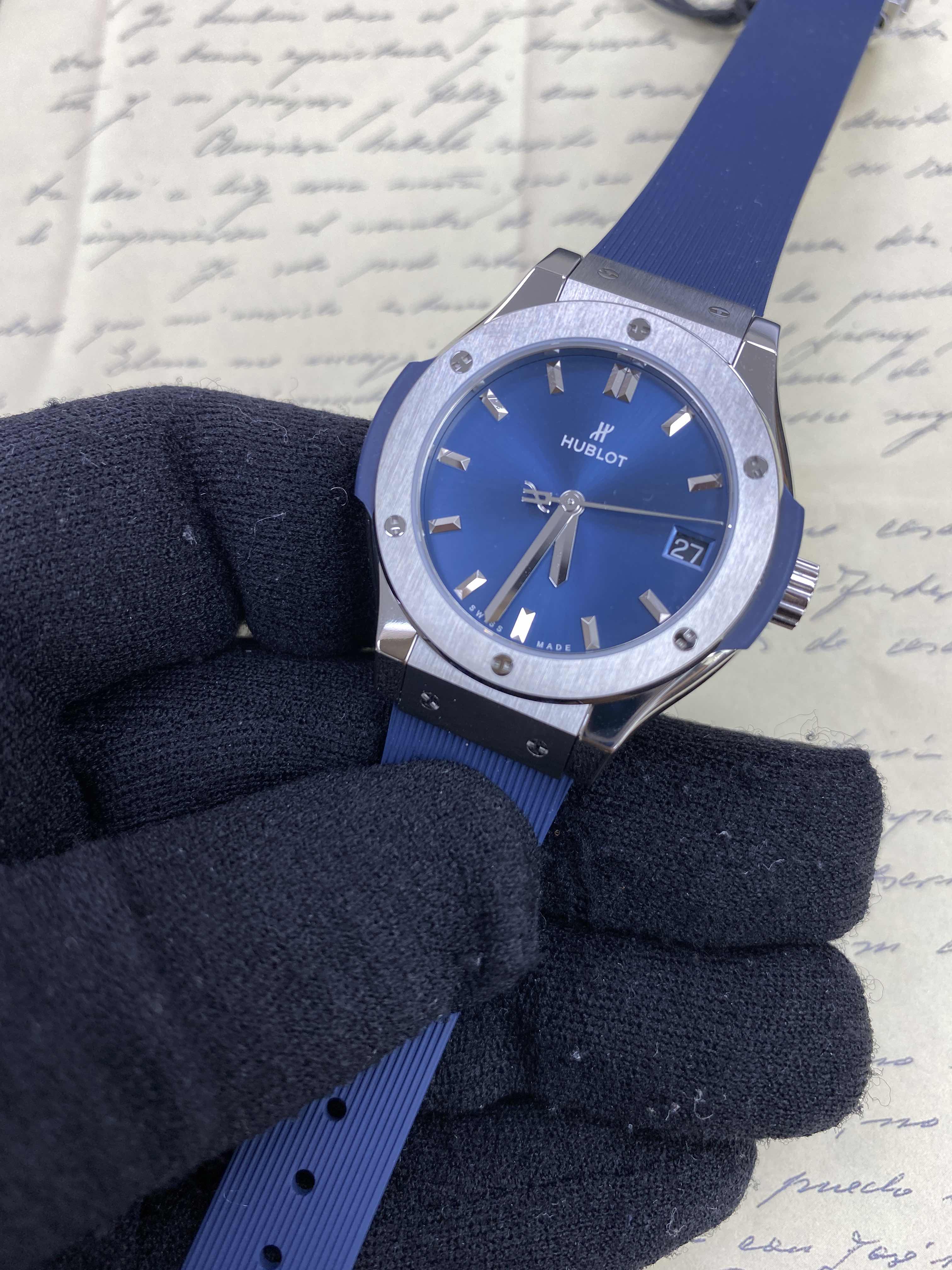 Hublot 581.NX.7170.RX CLASSIC FUSION Quartz Stainless Steel