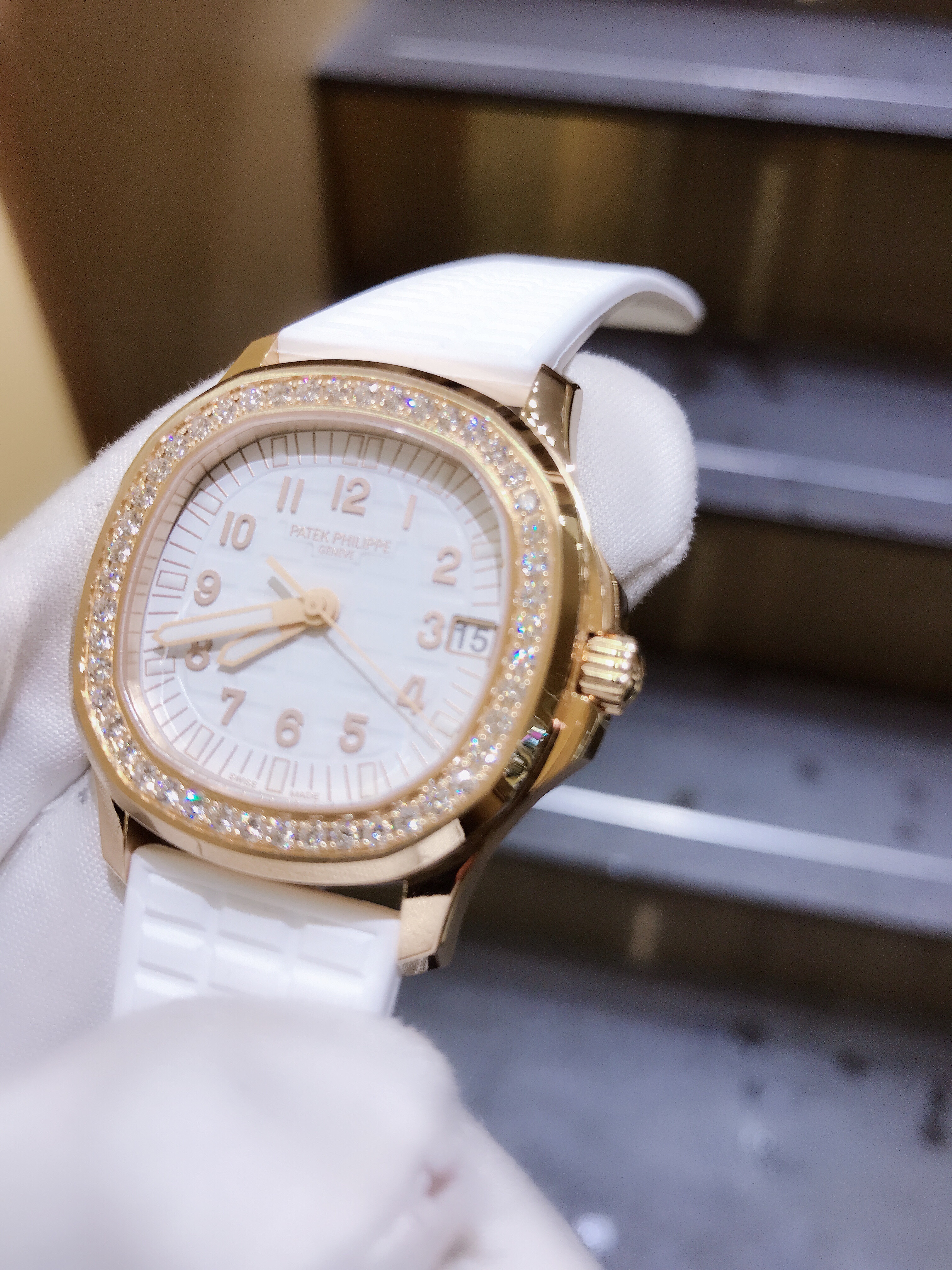 Patek Philippe 5068R-010 AQUANAUT Automatic 18kt Rose Gold & Diamonds