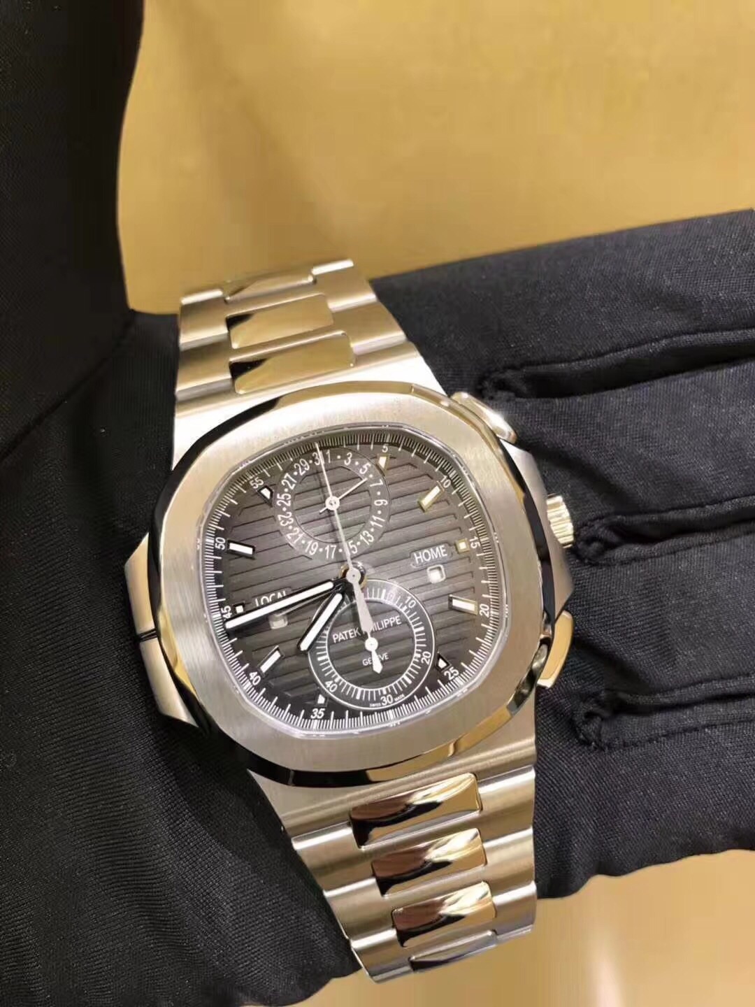 Patek Philippe 5990/1A-001 NAUTILUS Automatic Stainless Steel