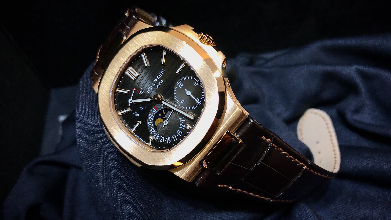 Patek Philippe 5712R-001 NAUTILUS Automatic 18kt Rose Gold