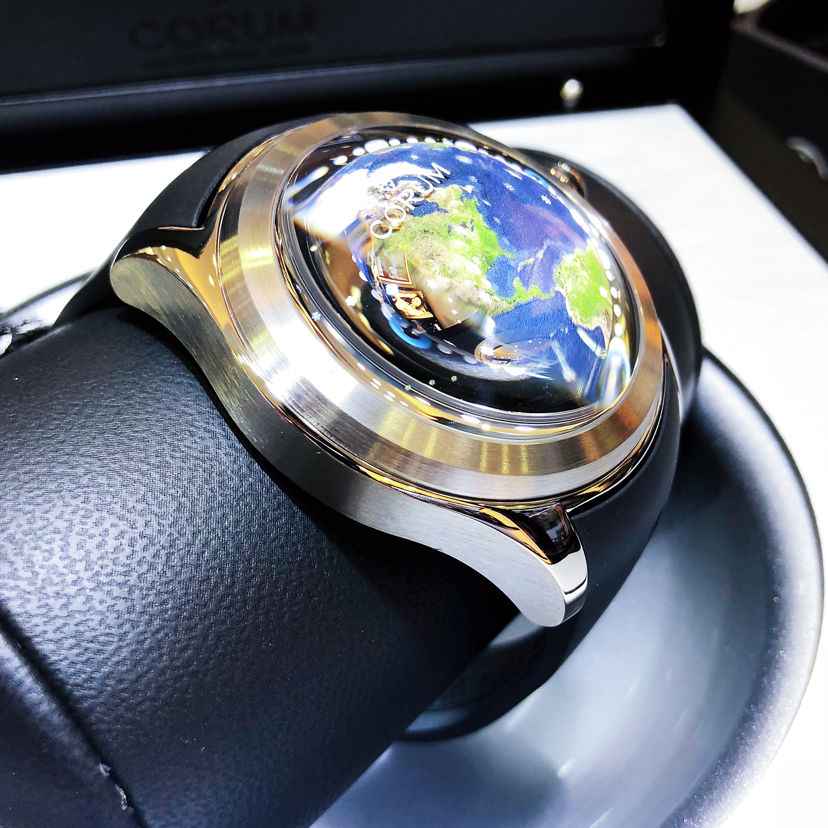 Corum 390.101.04/0371 UE01 BUBBLE Automatic Titanium