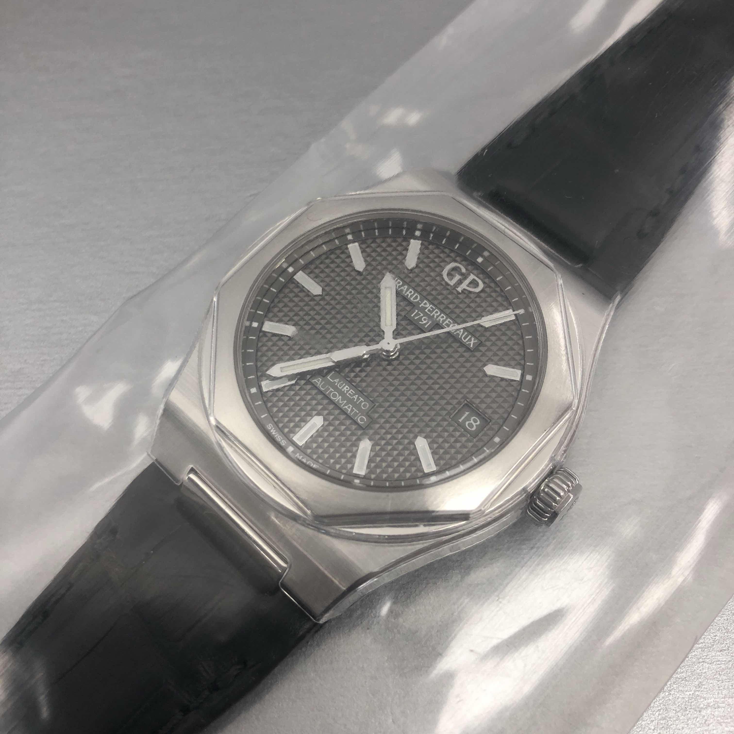 Girard Perregaux 81005-11-231-BB6A LAUREATO Automatic Stainless Steel