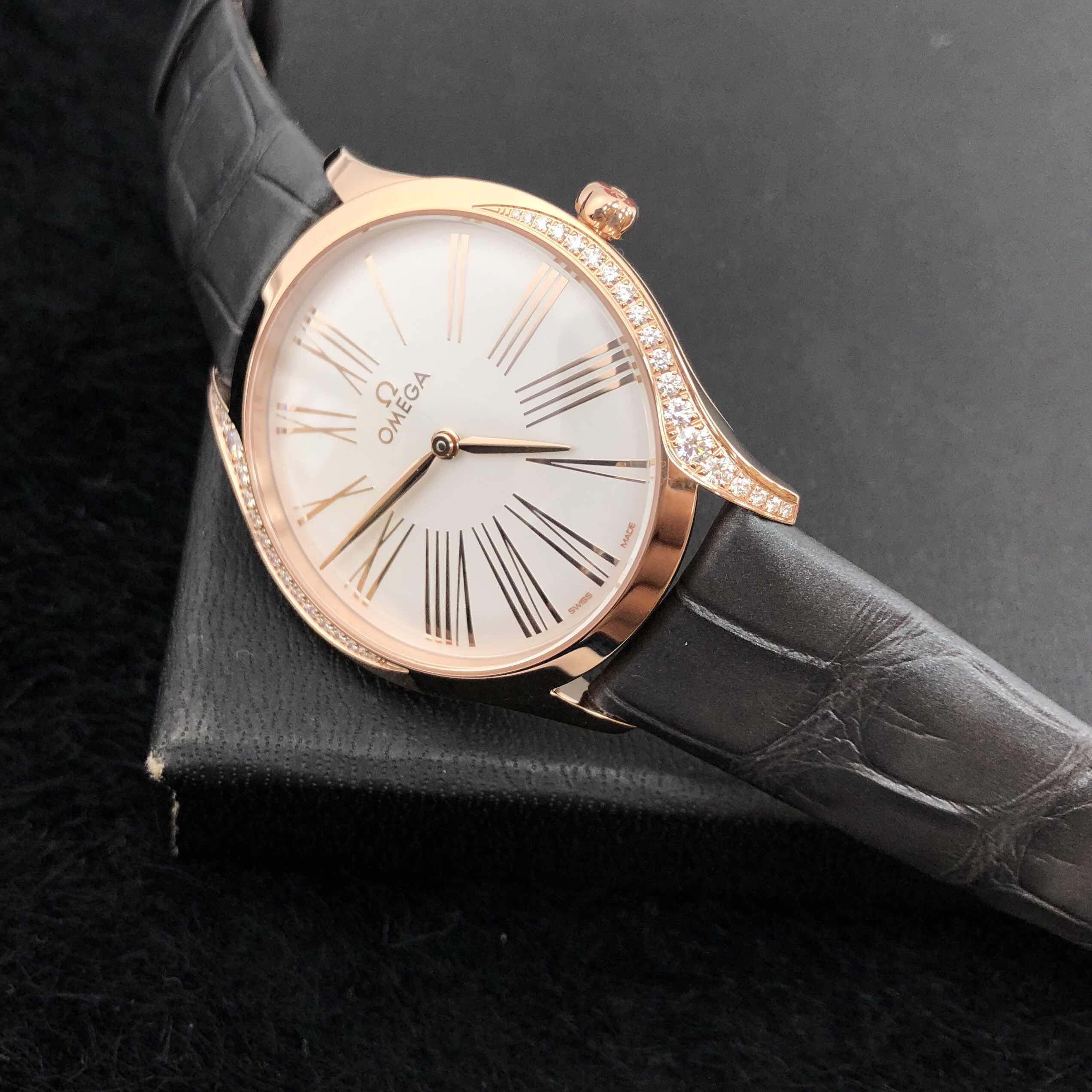 Omega 428.58.36.60.02.001 DE VILLE Quartz 18kt Rose Gold & Diamonds