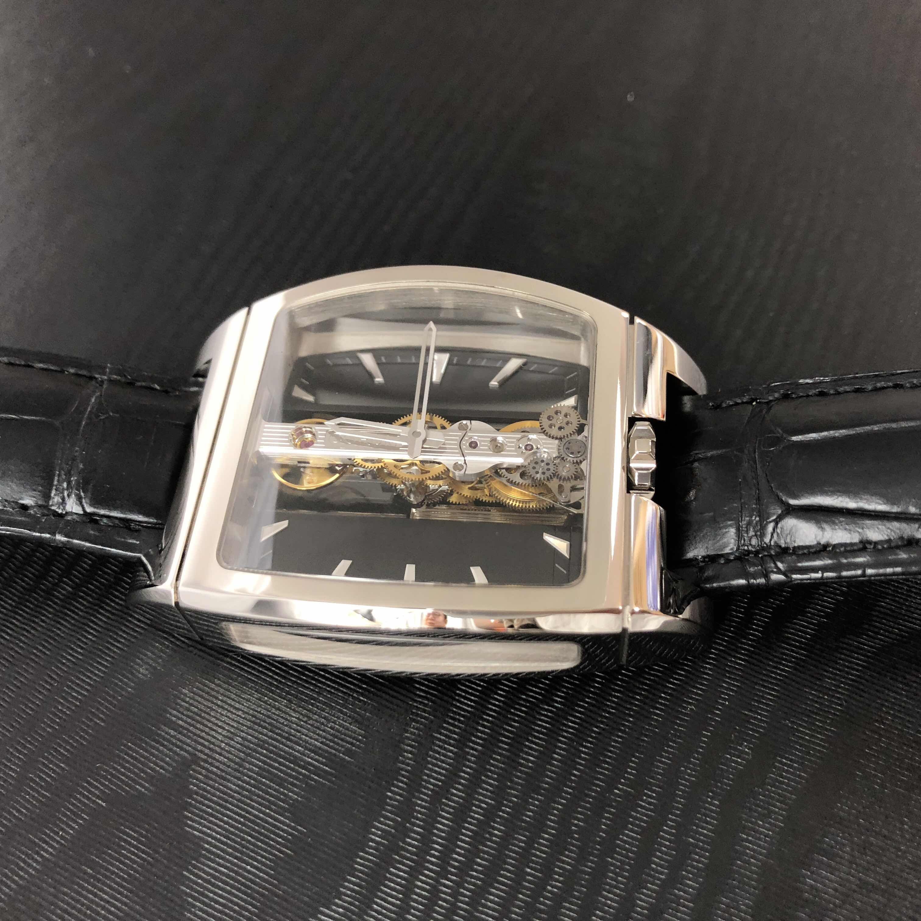 Corum 113.770.56-0001 GD02 BRIDGE Manual Wind 18kt Yellow Gold
