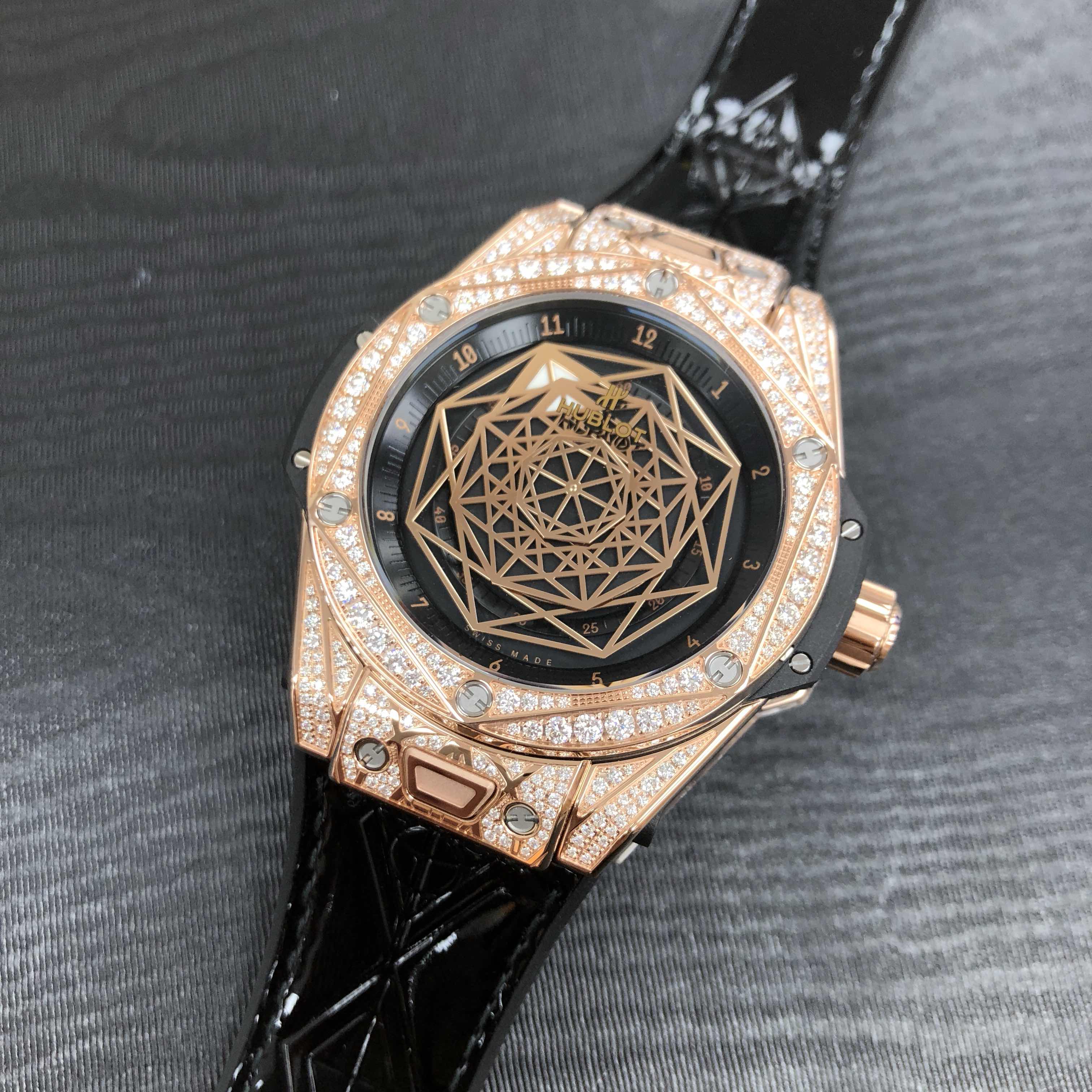 Hublot 465.OS.1118.VR.1704.MXM18 BIG BANG Automatic 18kt Rose Gold