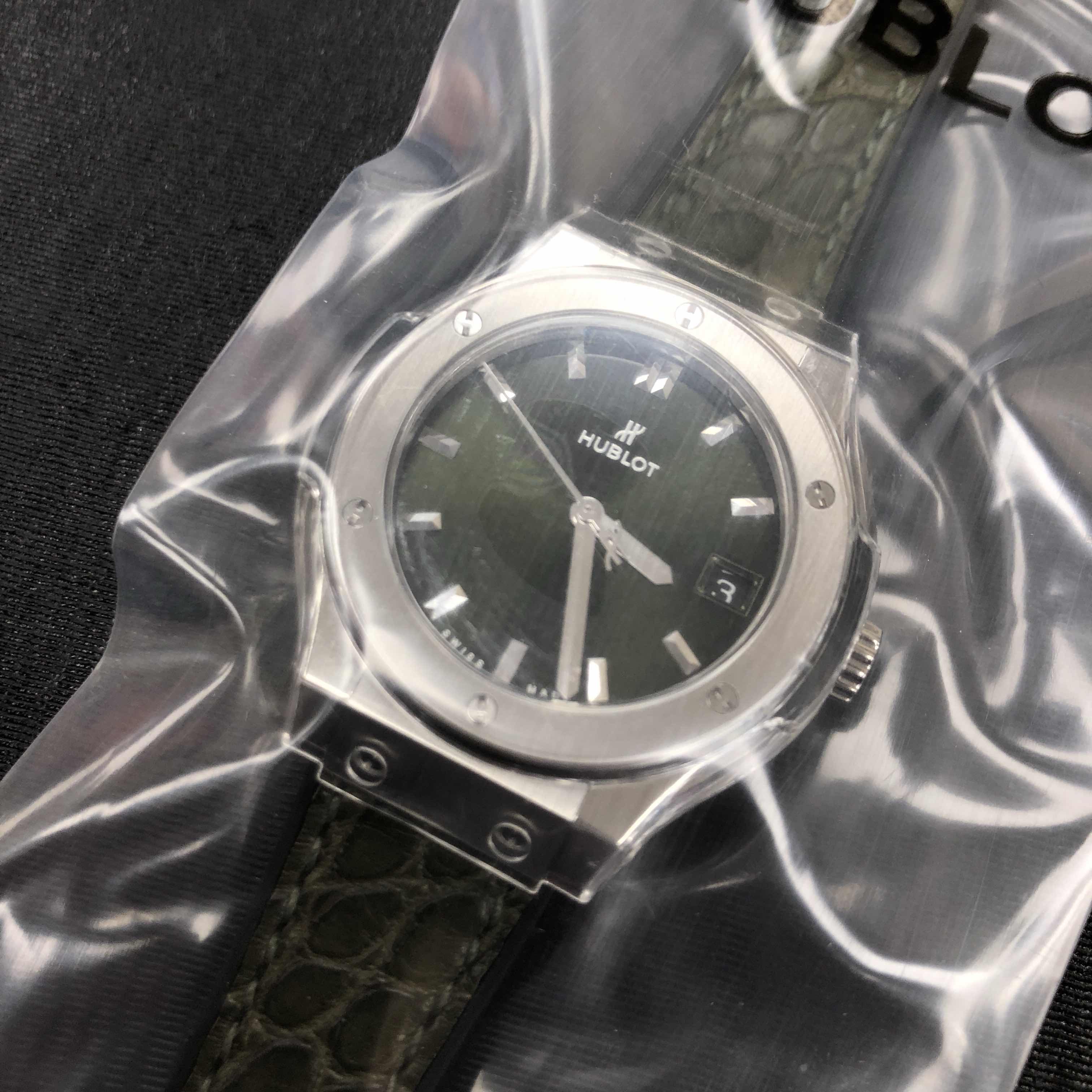 Hublot 581.NX.8970.LR CLASSIC FUSION Quartz Titanium