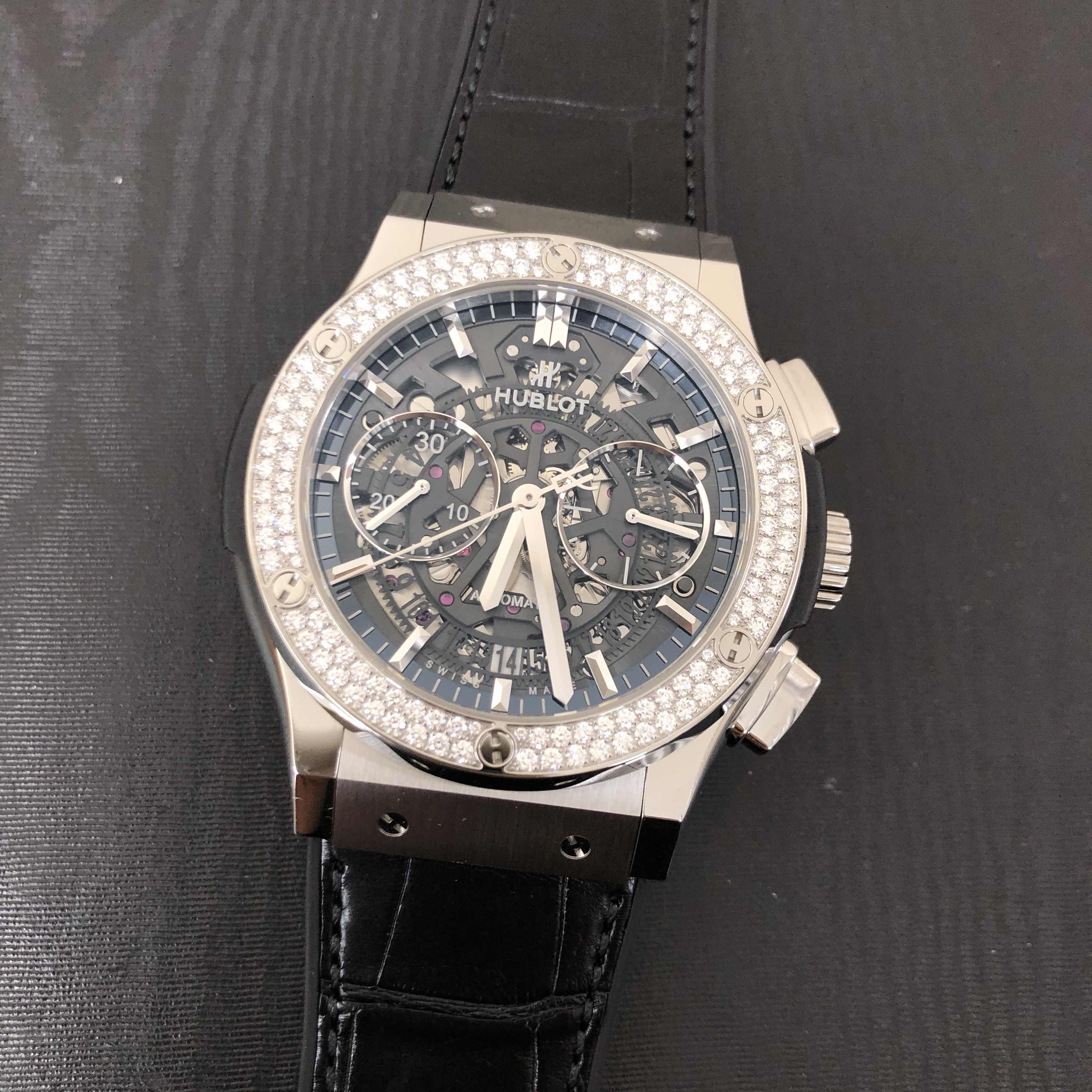 Hublot 525.NX.0170.LR.1104 CLASSIC FUSION Automatic Stainless Steel & Diamonds
