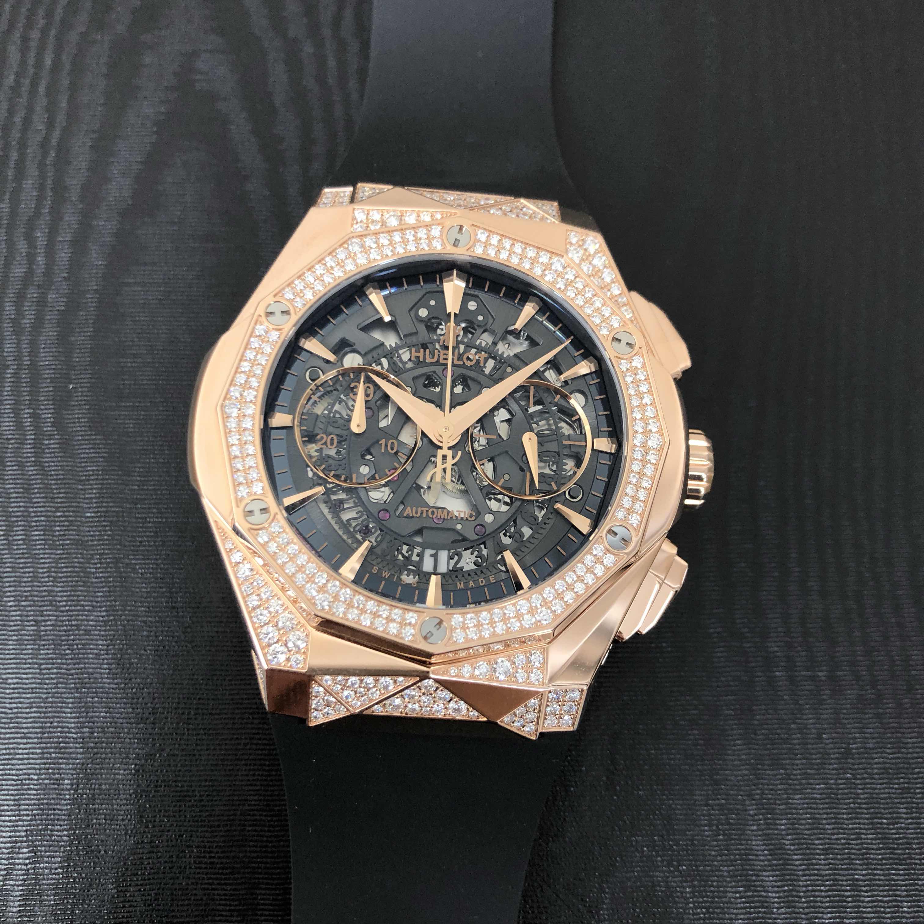 Hublot 525.OX.0180.RX.1804.ORL19 CLASSIC FUSION Automatic 18kt Rose Gold & Diamonds