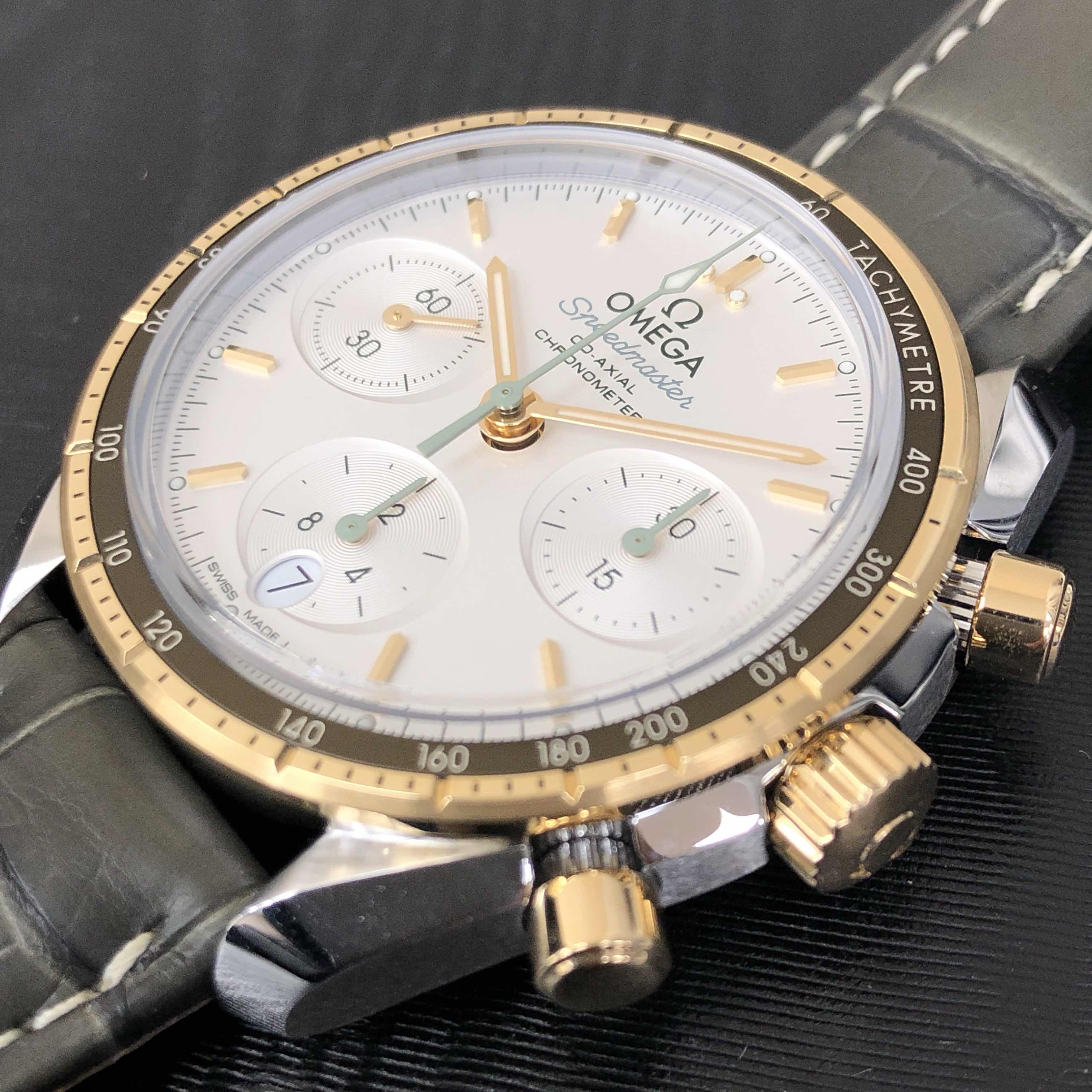 Omega 324.23.38.50.02.001 SPEEDMASTER Automatic 18kt Gold & Steel