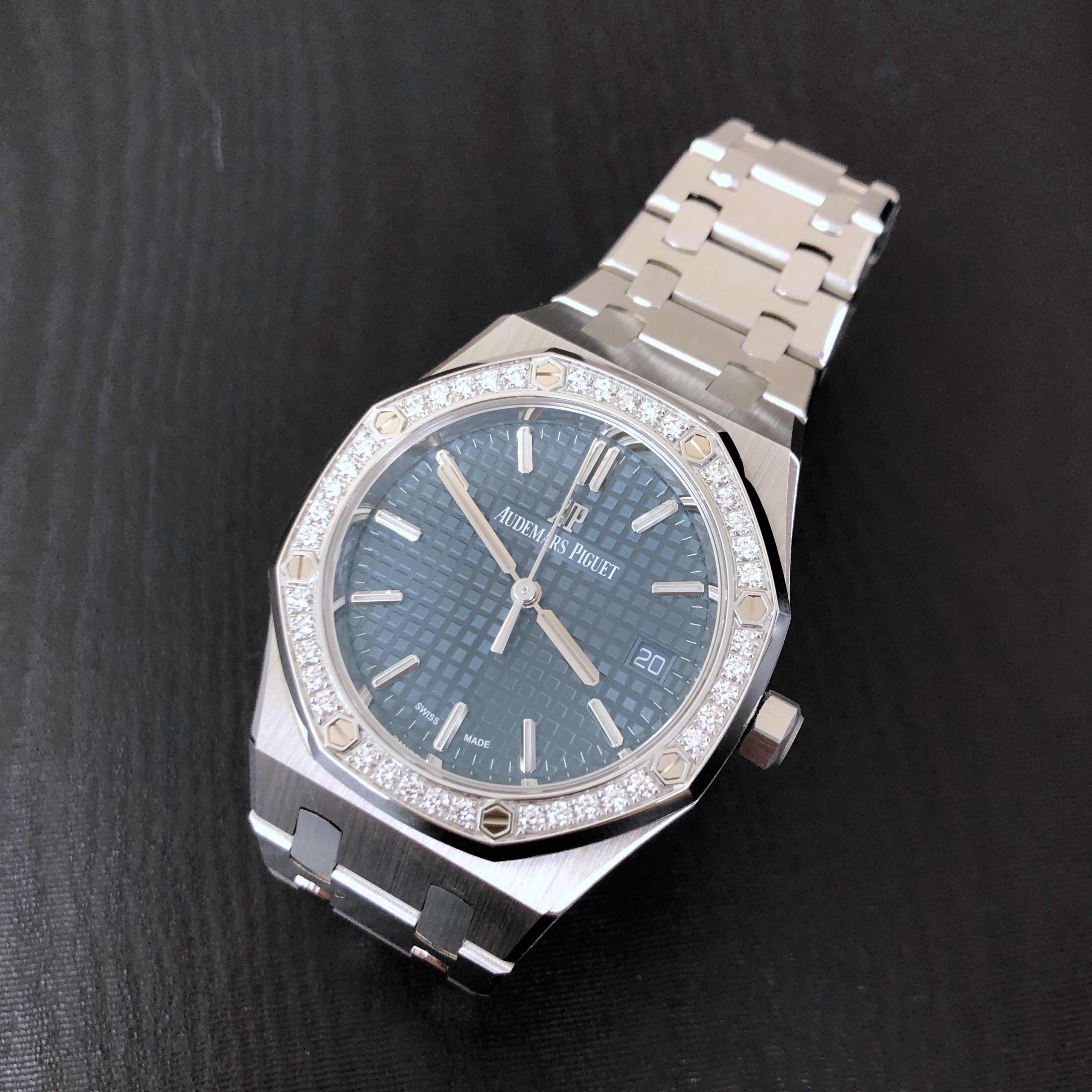 Audemars Piguet 77351ST.ZZ.1261ST.01 ROYAL OAK Automatic Stainless Steel & Diamonds