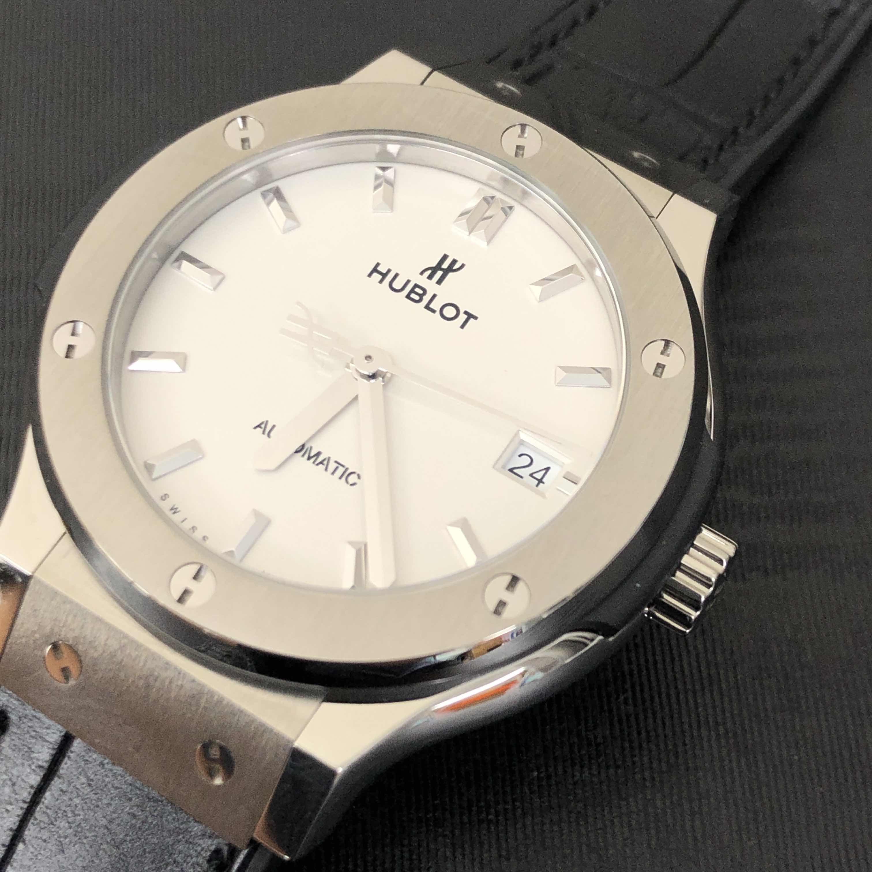 Hublot 565.NX.2611.LR CLASSIC FUSION Automatic Stainless Steel