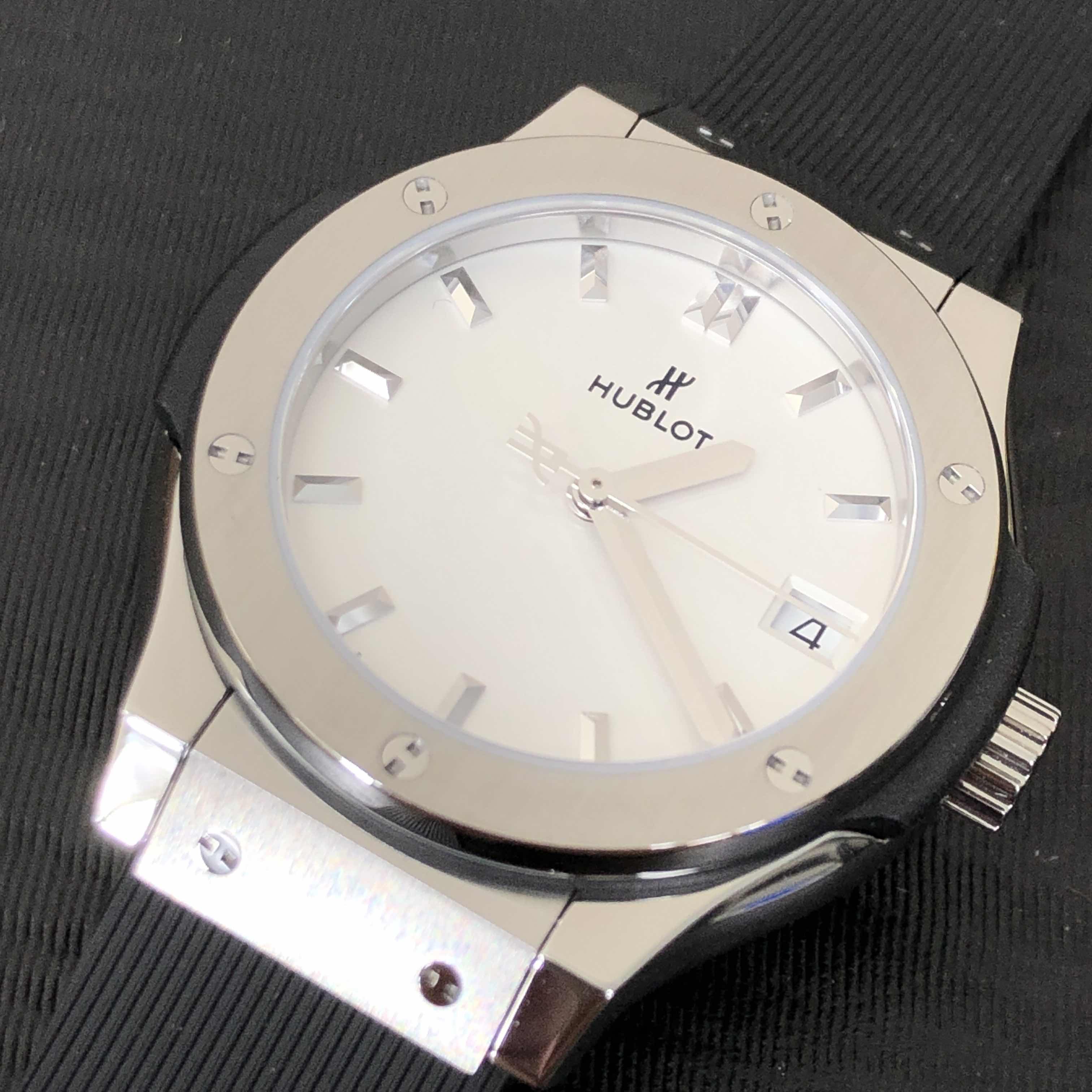 Hublot 581.NX.2611.RX CLASSIC FUSION Quartz Titanium