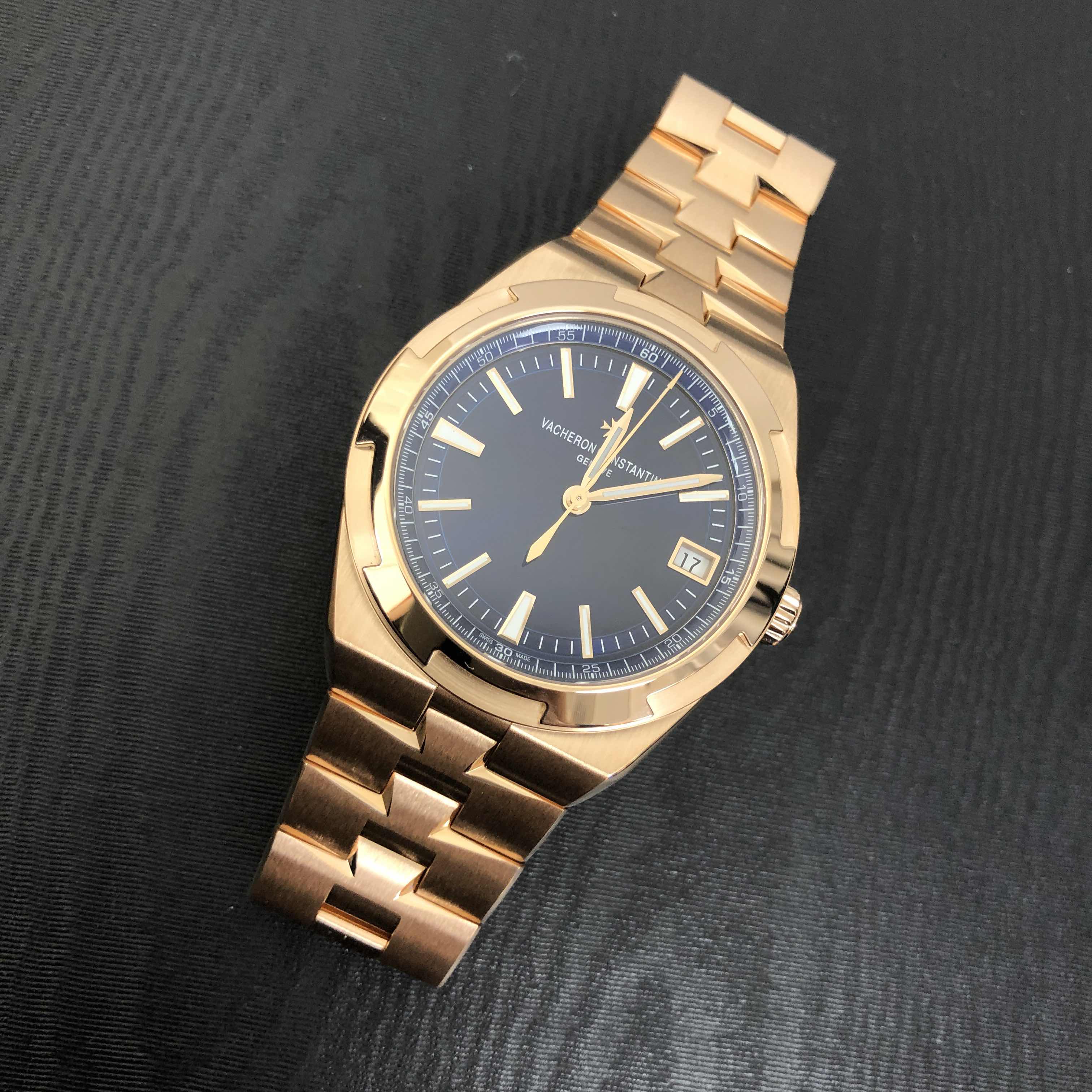 Vacheron Constantin 4500V/110R-B705 OVERSEAS Automatic 18kt Rose Gold