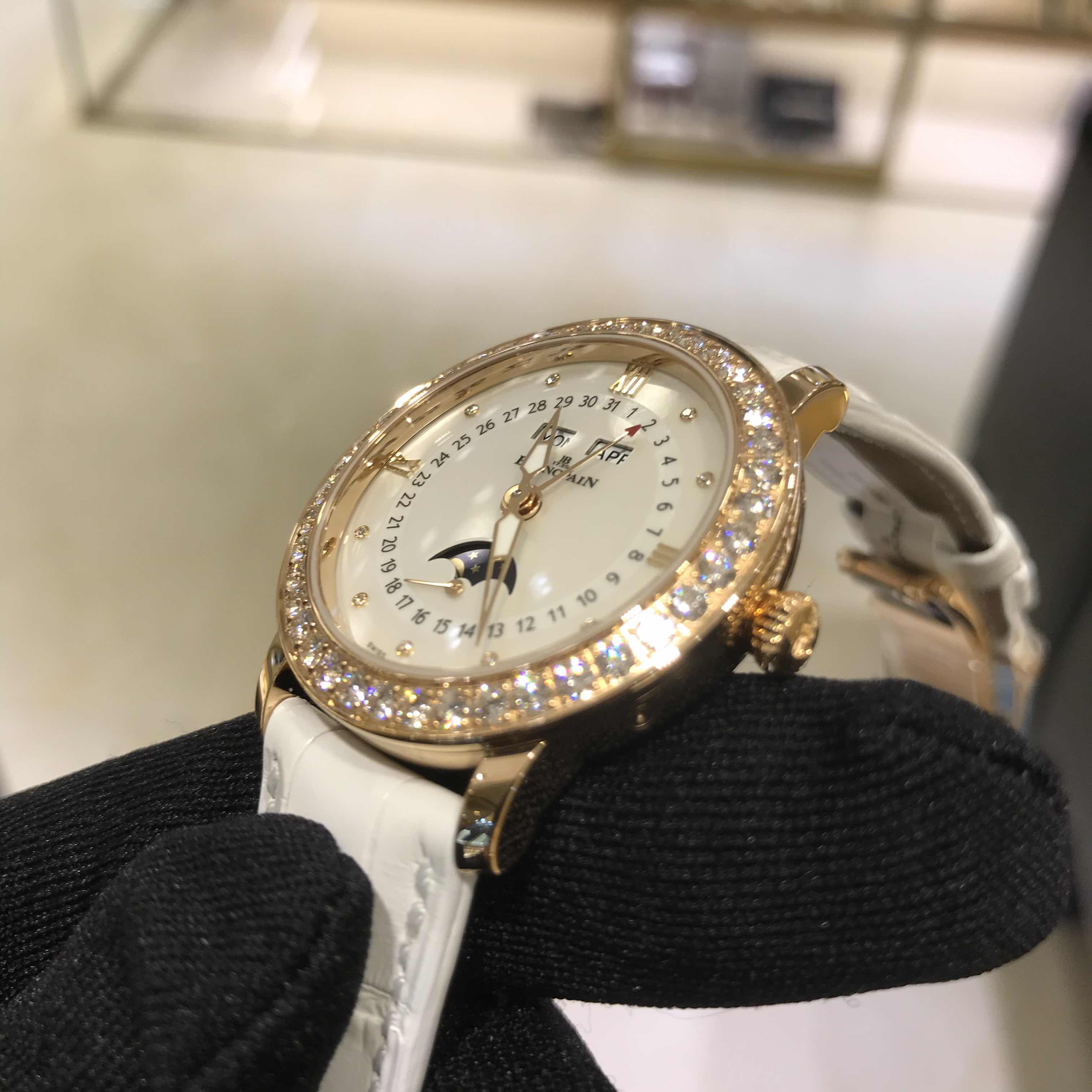 Blancpain 3663-2954-55B WOMEN Automatic 18kt Rose Gold & Diamonds