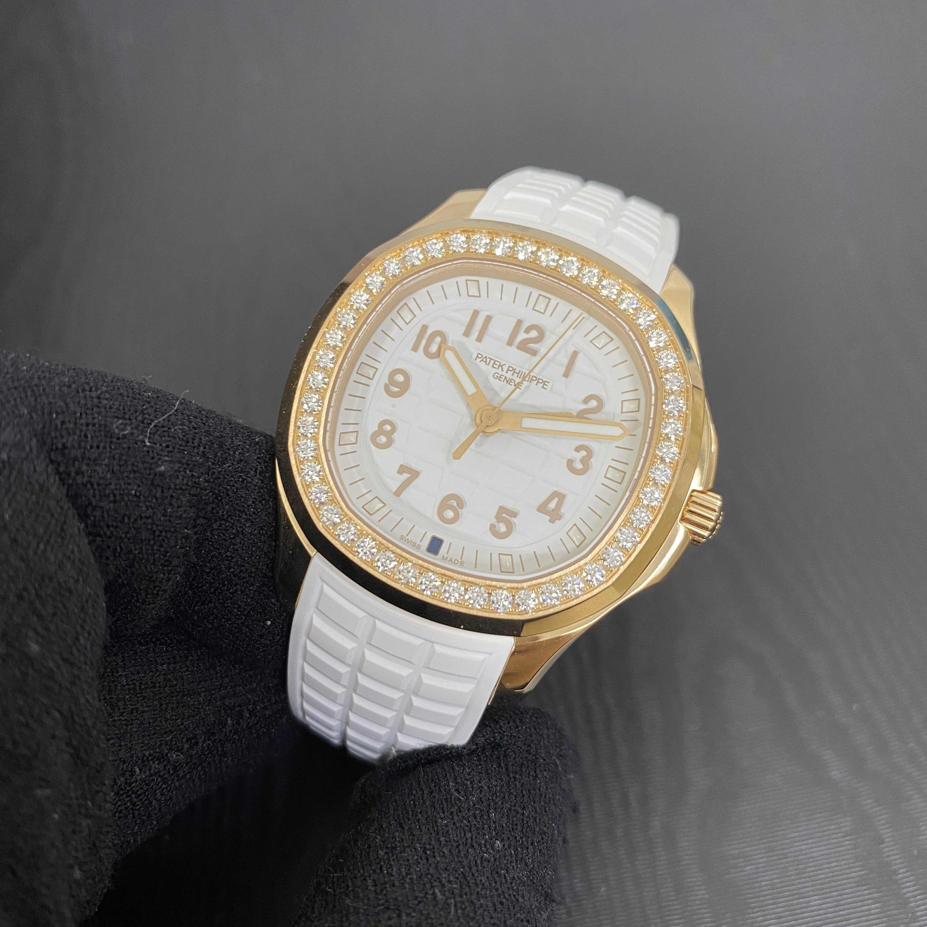 Patek Philippe 5269/200R-001 AQUANAUT Quartz 18kt Rose Gold & Diamonds