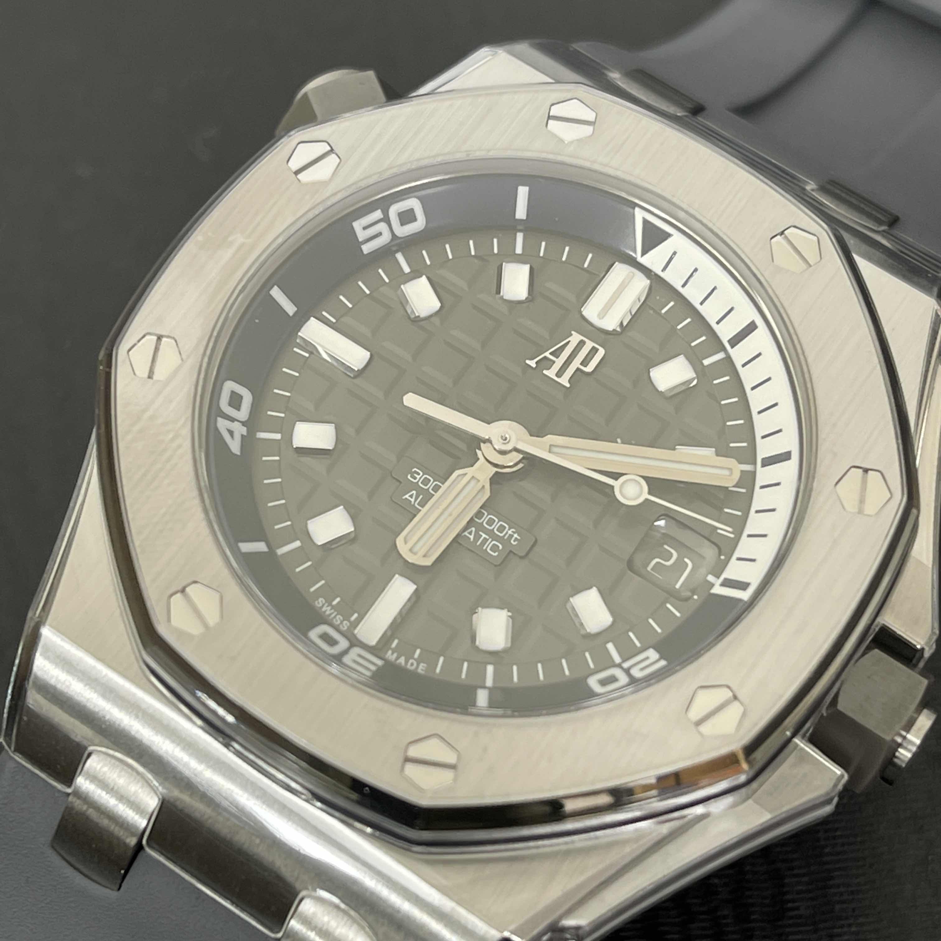Audemars Piguet 15720ST.OO.A009CA.01 ROYAL OAK OFFSHORE Automatic Stainless Steel