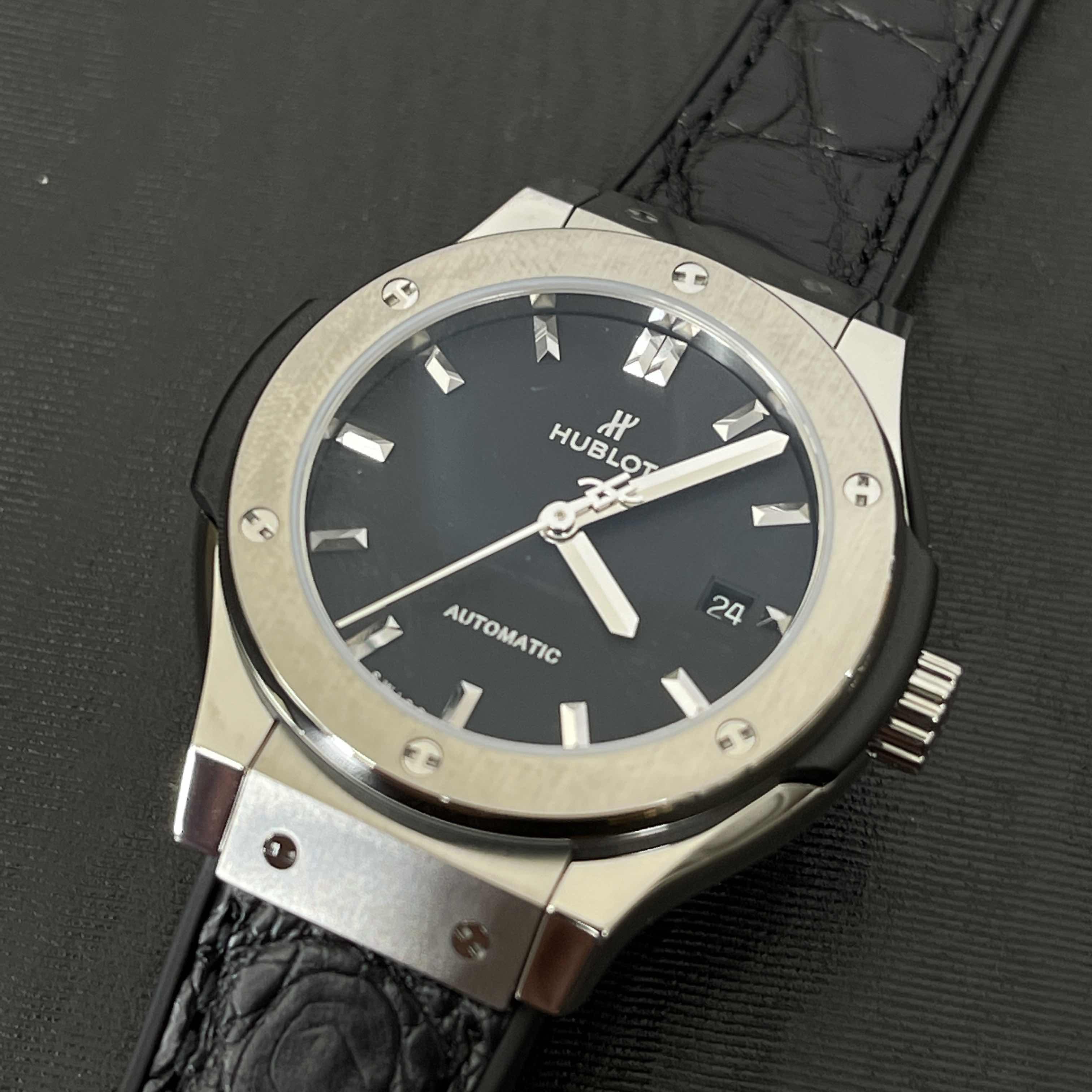 Hublot 582.NX.1170.LR CLASSIC FUSION Automatic Titanium