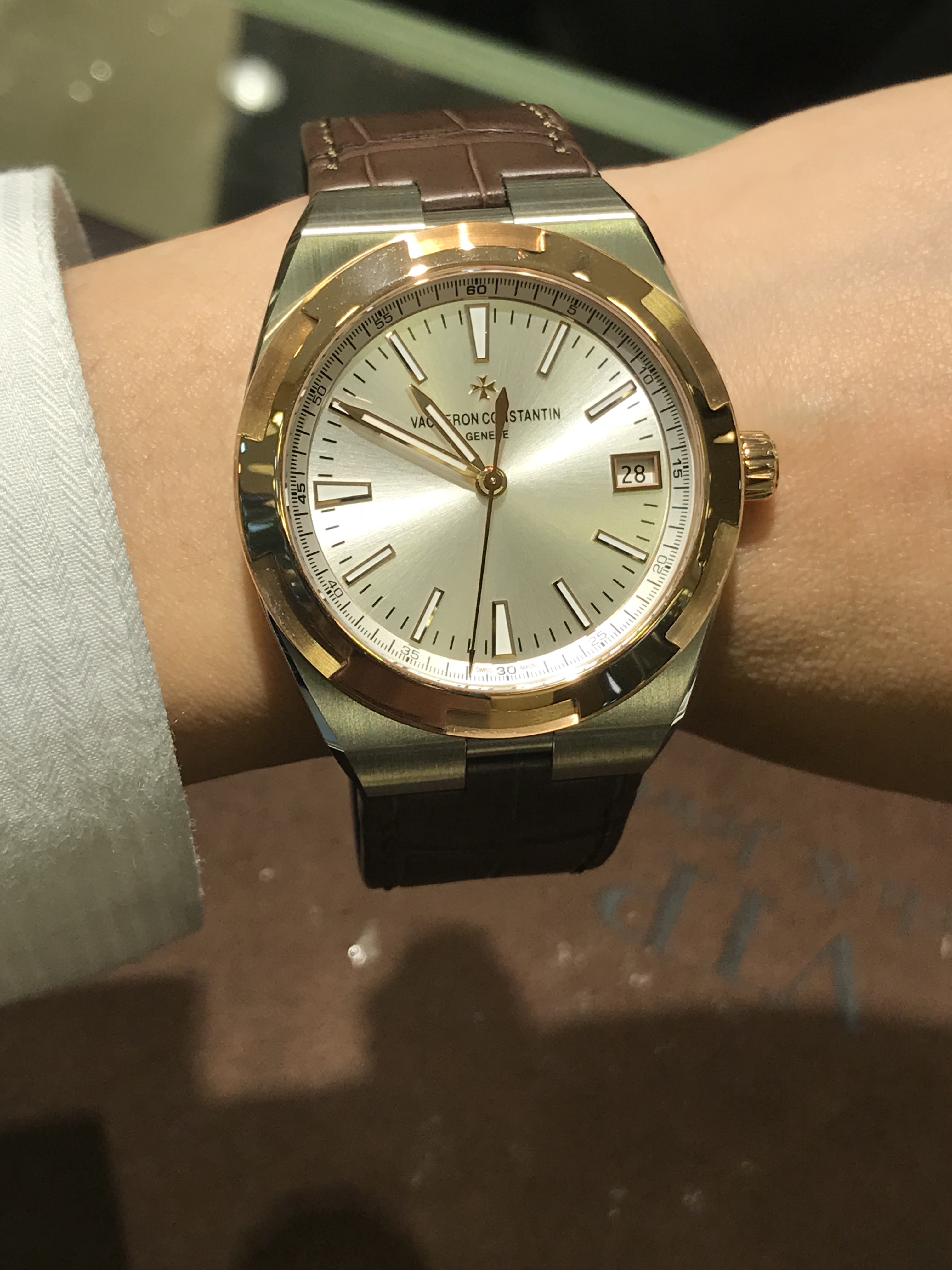 Vacheron Constantin 4500V/000M-B127 OVERSEAS Automatic 18kt Rose Gold & Steel