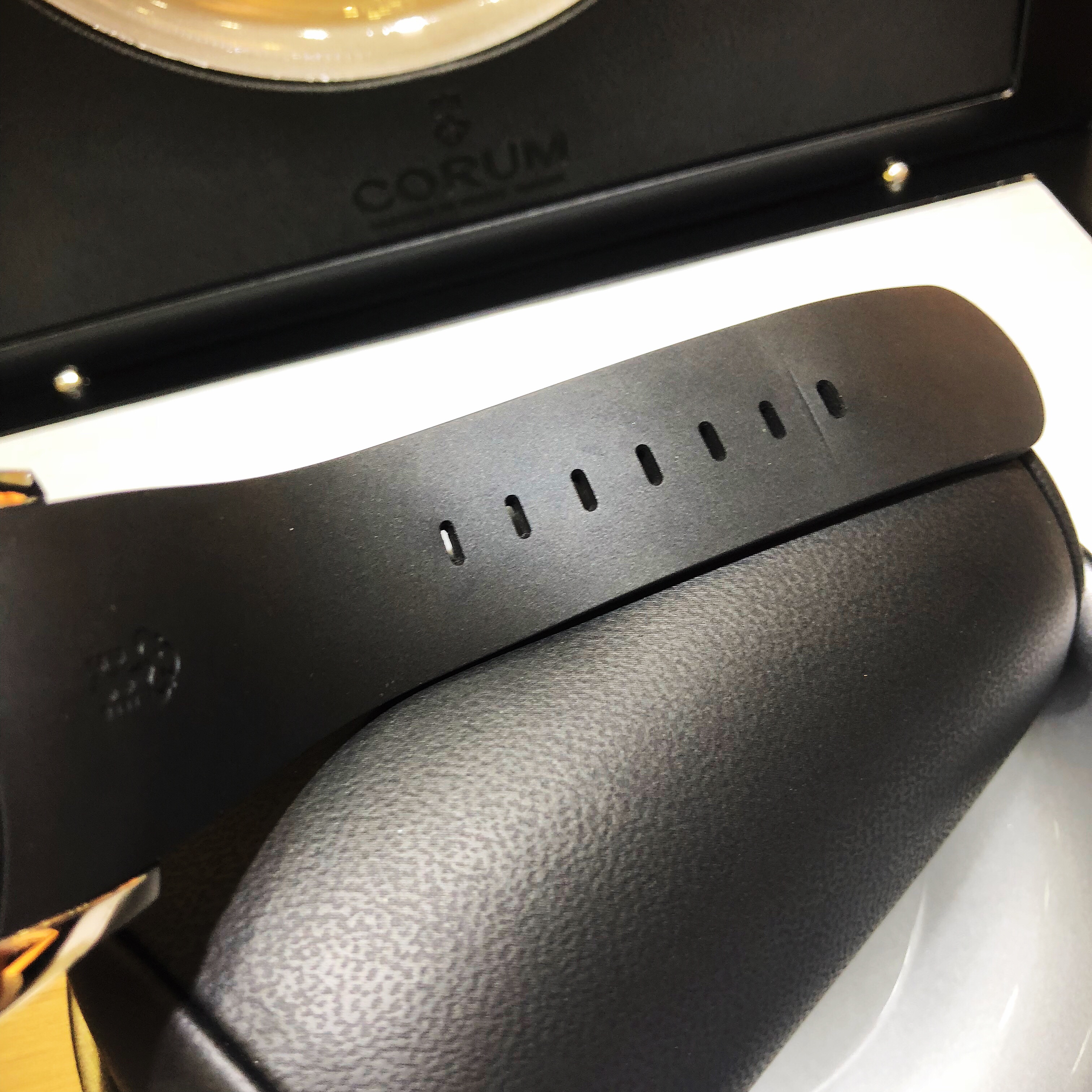 Corum 390.101.04/0371 UE01 BUBBLE Automatic Titanium